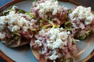 Tostadas de pata de Laura Saldivar